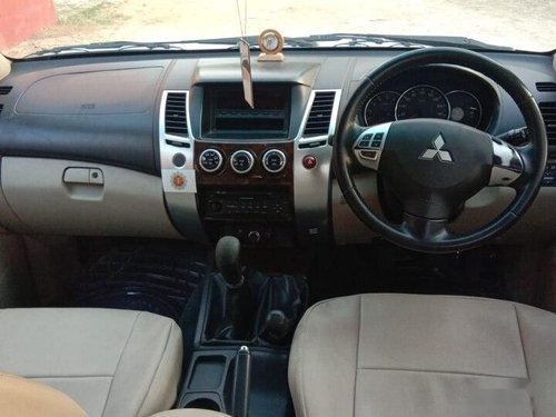 Mitsubishi Pajero Sport Sport 4X4 2013 MT for sale in Agra 
