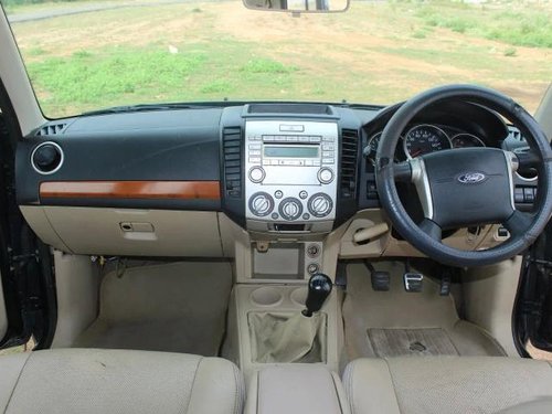 Used Ford Endeavour 2.5L 4X2 2013 MT for sale in Vadodara 