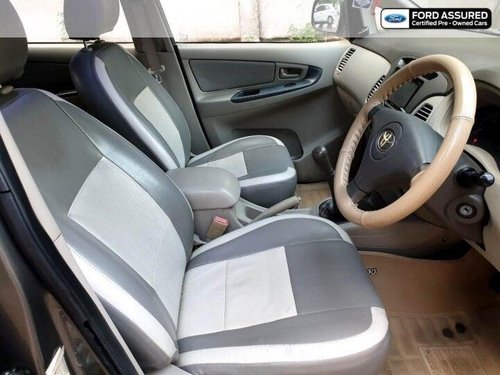 Toyota Innova 2.5 GX 8 STR BSIV 2011 MT for sale in Jamnagar