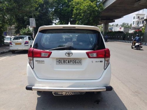 Used Toyota Innova Crysta 2.4 GX MT 8 STR 2016 MT in New Delhi