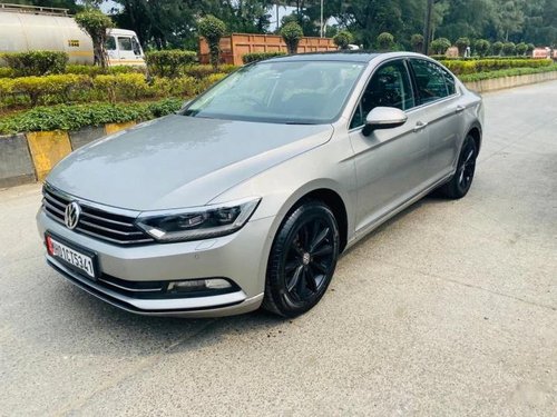 Used 2017 Volkswagen Passat 2.0 TDI Highline AT for sale in Mumbai