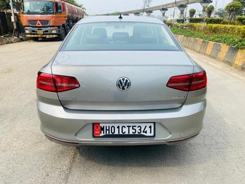 Used 2017 Volkswagen Passat 2.0 TDI Highline AT for sale in Mumbai