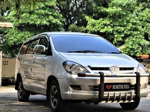 Used 2006 Toyota Innova 2004-2011 MT for sale in Kolkata