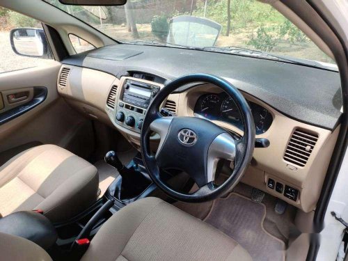 Toyota Innova 2.5 G 7 STR BS-IV, 2015, Diesel MT in Moga