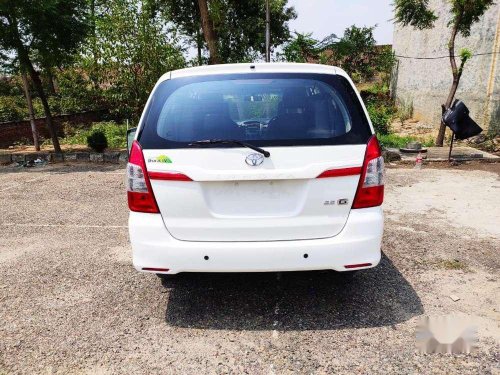 Toyota Innova 2.5 G 7 STR BS-IV, 2015, Diesel MT in Moga