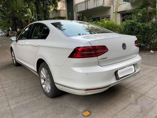 Volkswagen Passat Highline DSG 2018 AT for sale in Pune