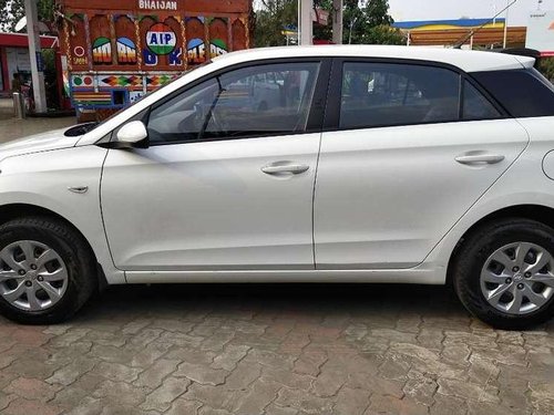 Used 2016 Hyundai i20 Magna MT for sale in Anand 