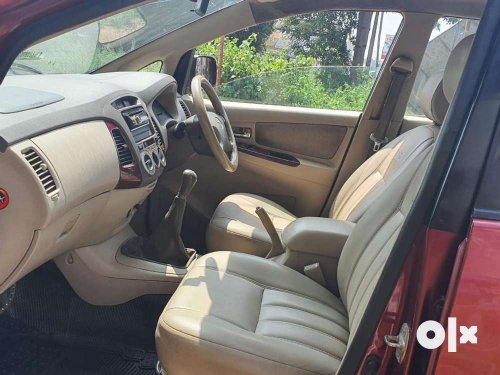 Toyota Innova 2.5 V 7 STR, 2005, Diesel MT in Rajahmundry