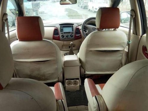 Toyota Innova 2.5 V 7 STR, 2005, Diesel MT in Mira Road