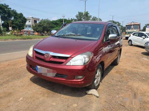 Toyota Innova 2.5 V 7 STR, 2005, Diesel MT in Rajahmundry