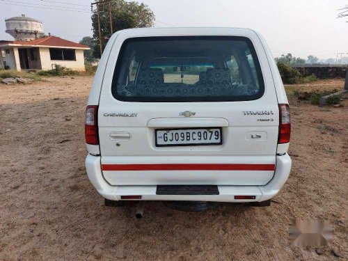 Chevrolet Tavera Neo 3 LS, 2015, Diesel MT in Ahmedabad