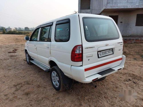 Chevrolet Tavera Neo 3 LS, 2015, Diesel MT in Ahmedabad