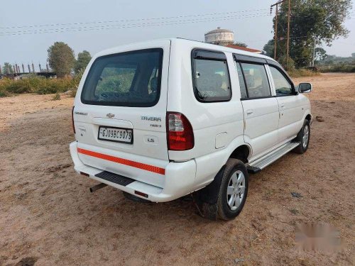 Chevrolet Tavera Neo 3 LS, 2015, Diesel MT in Ahmedabad