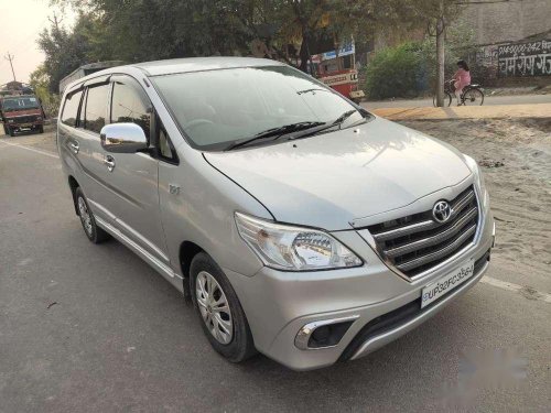 Toyota Innova 2013 MT for sale in Lucknow