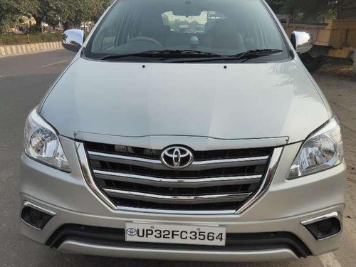 Toyota Innova 2013 MT for sale in Lucknow