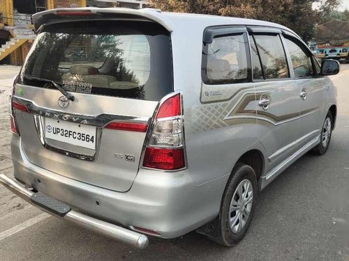 Toyota Innova 2013 MT for sale in Lucknow