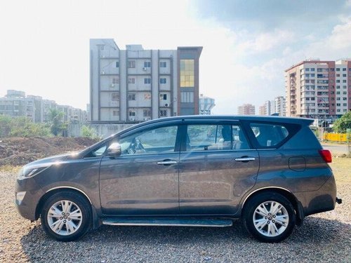 Used Toyota Innova Crysta 2018 MT for sale in Surat 