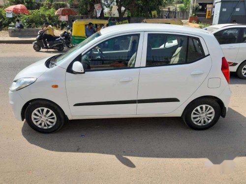 Hyundai i10 Sportz 2014 MT for sale in Ahmedabad 