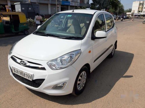 Hyundai i10 Sportz 2014 MT for sale in Ahmedabad 