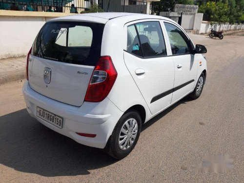 Hyundai i10 Sportz 2014 MT for sale in Ahmedabad 