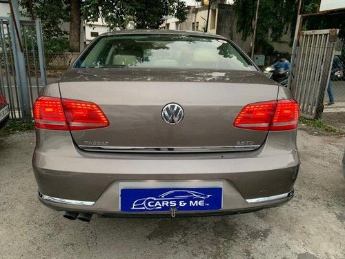 Used 2011 Volkswagen Passat Highline DSG AT in Pune