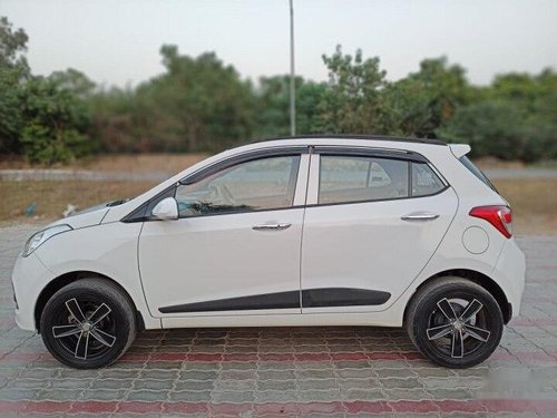 Hyundai Grand i10 Asta 2016 AT for sale in New Delhi