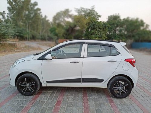 Hyundai Grand i10 Asta 2016 AT for sale in New Delhi