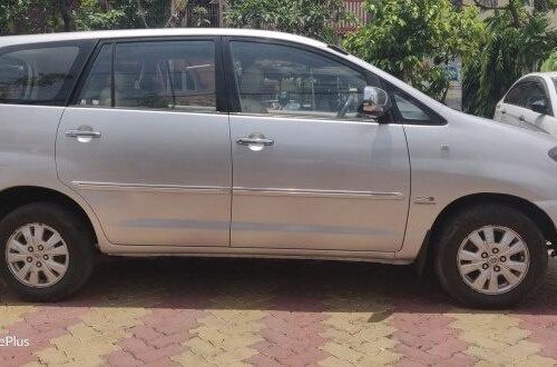 2011 Toyota Innova 2.5 V Diesel 8-seater MT in Kolkata