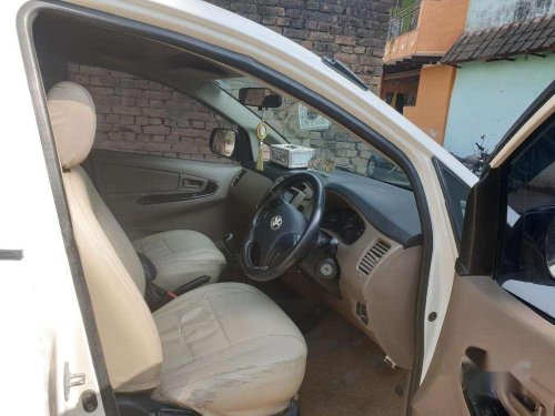 Toyota Innova 2.5 G 8 STR BS-III, 2015 MT in Varanasi 