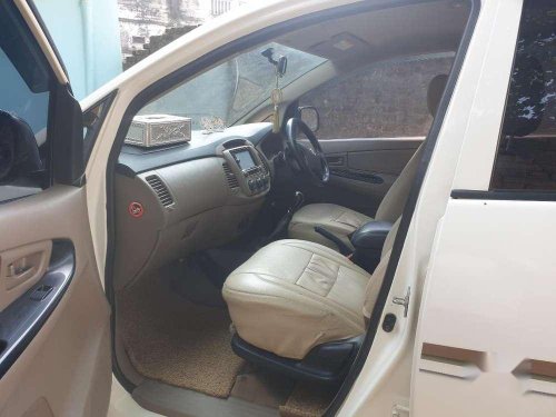 Toyota Innova 2.5 G 8 STR BS-III, 2015 MT in Varanasi 