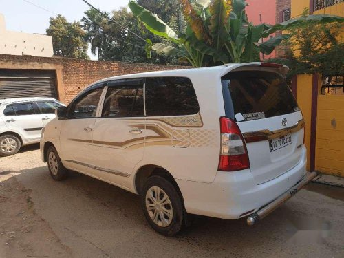 Toyota Innova 2.5 G 8 STR BS-III, 2015 MT in Varanasi 