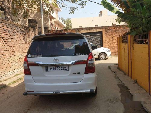 Toyota Innova 2.5 G 8 STR BS-IV, 2015, Diesel MT in Varanasi