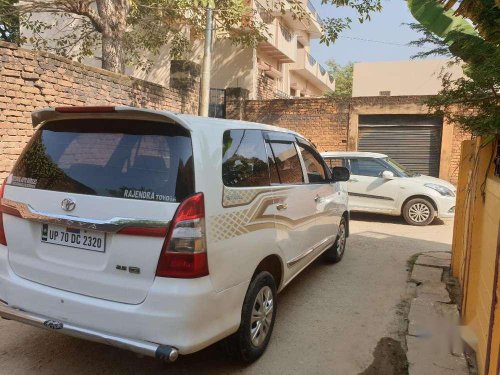 Toyota Innova 2.5 G 8 STR BS-IV, 2015, Diesel MT in Varanasi