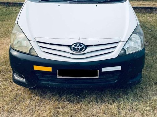 2011 Toyota Innova 2.0 GX 8 STR MT in Varanasi