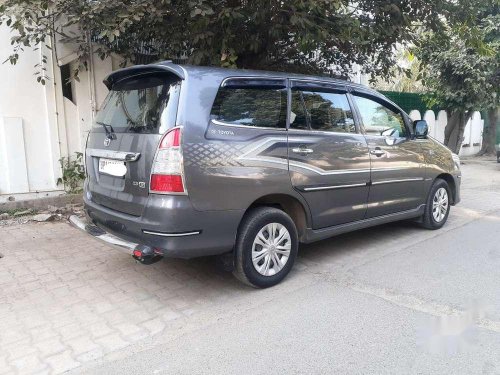 Used 2013 Toyota Innova MT for sale in Ghaziabad 