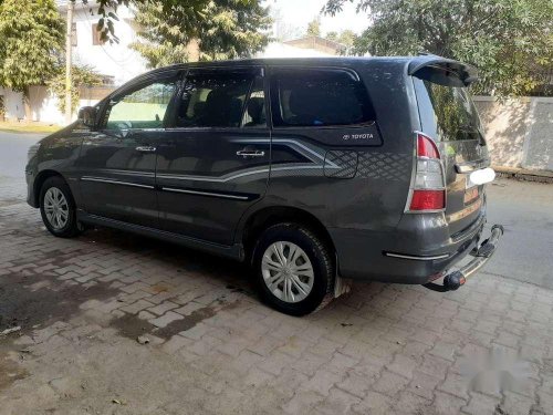 Used 2013 Toyota Innova MT for sale in Ghaziabad 