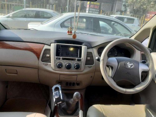 Used 2013 Toyota Innova MT for sale in Ghaziabad 