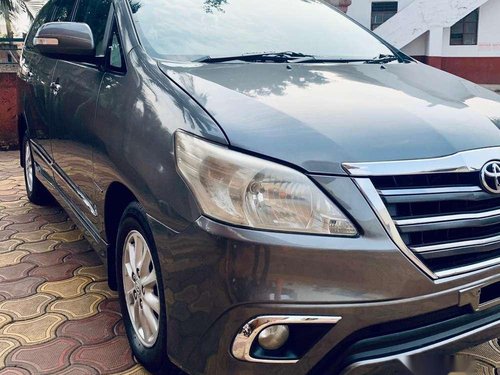 Toyota Innova 2014 MT for sale in Kolhapur