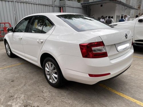 Used 2015 Octavia Elegance 2.0 TDI AT  for sale in Pune