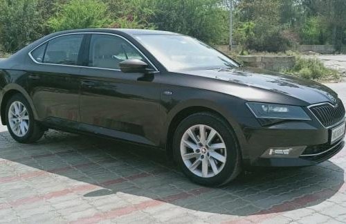 Used 2017 Superb LK 1.8 TSI AT  for sale in New Delhi